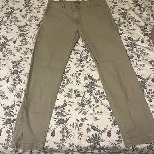 Levi Khaki dockers
